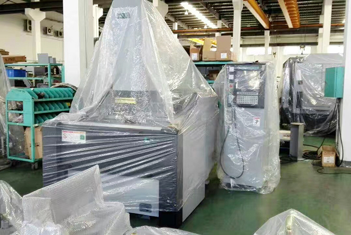 群基镜面火花机LV4准备发货
